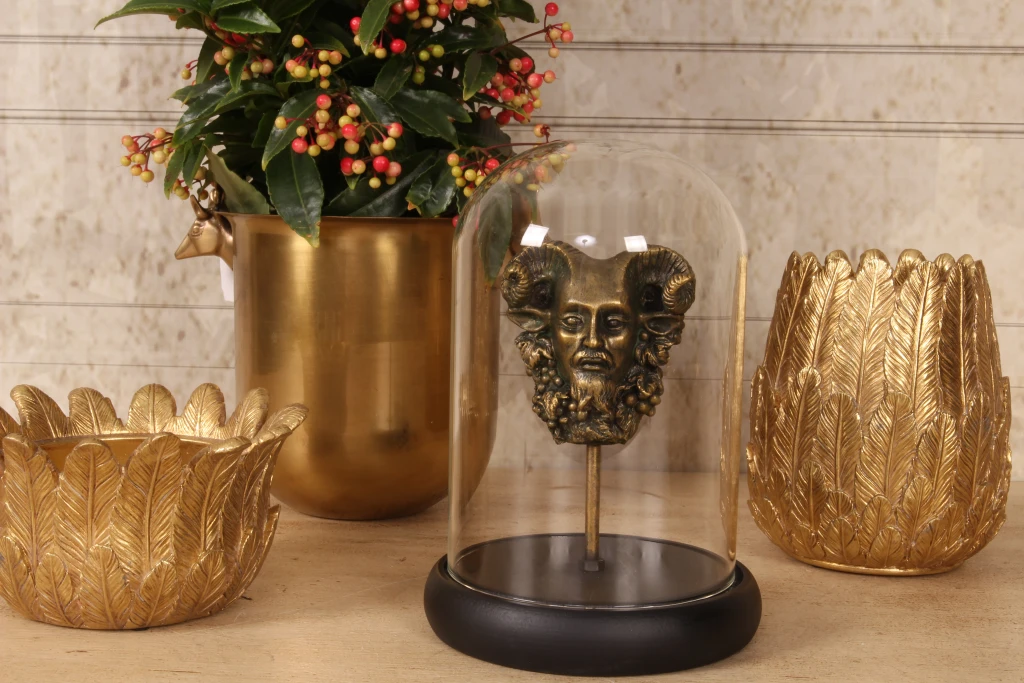 Bacchus-patsas lasikupin alla – kulta – 23 cm – taidehartsia